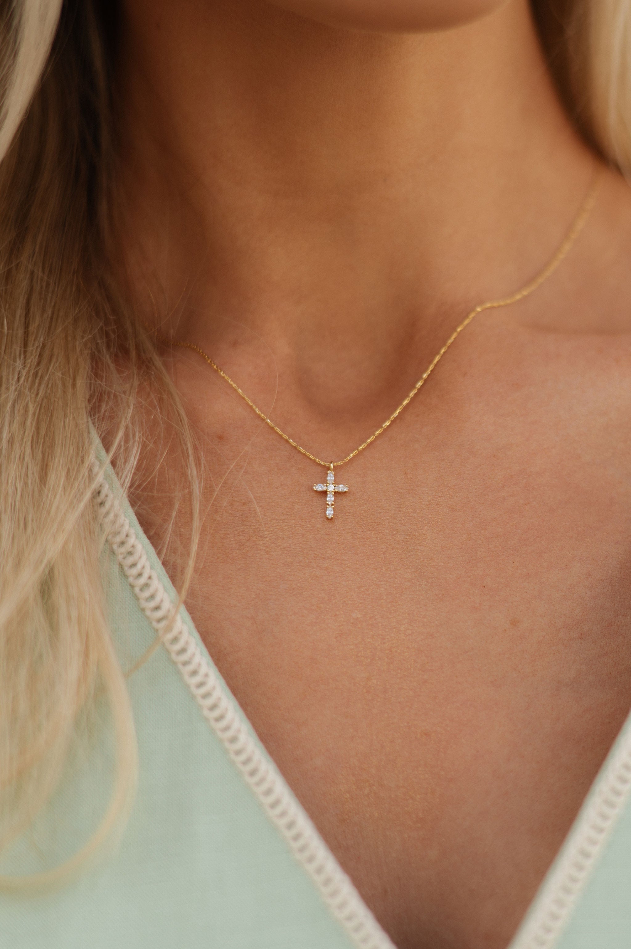 Cross Pendent Necklace