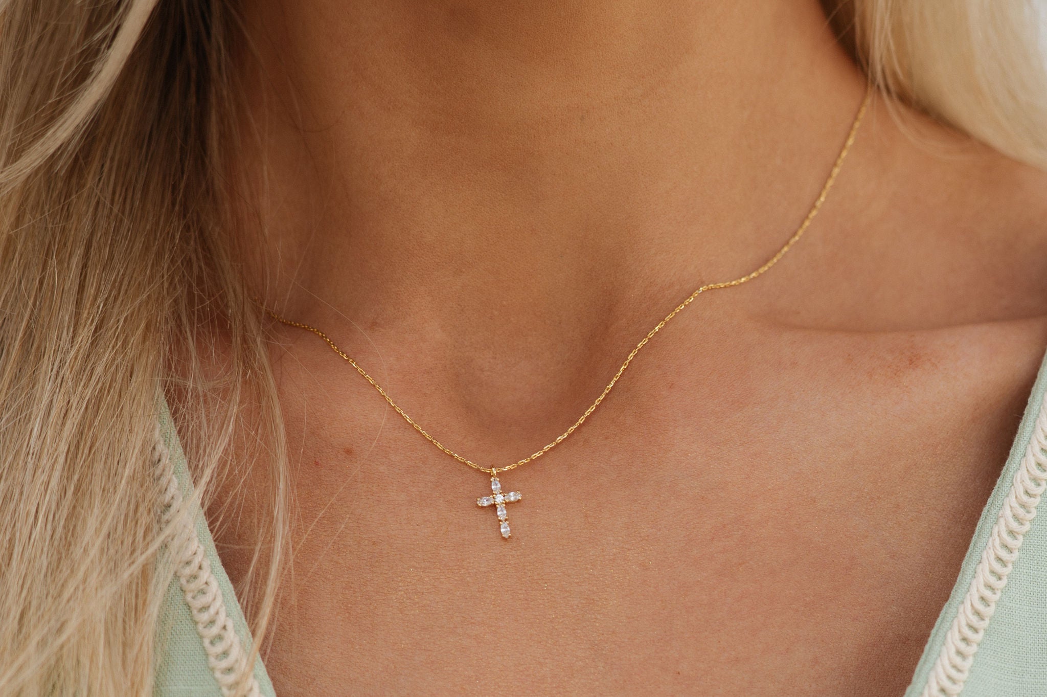 Cross Pendent Necklace