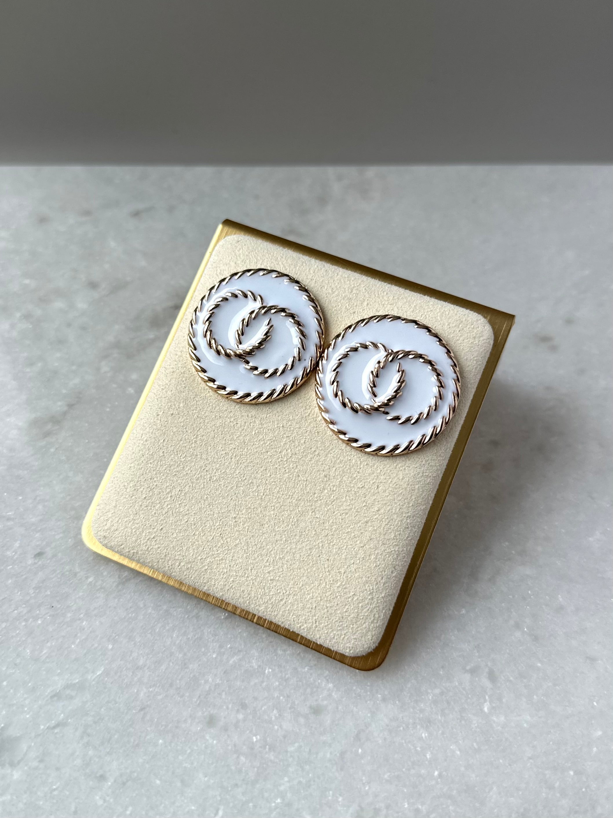 Twisted Circle Earrings- White/Gold