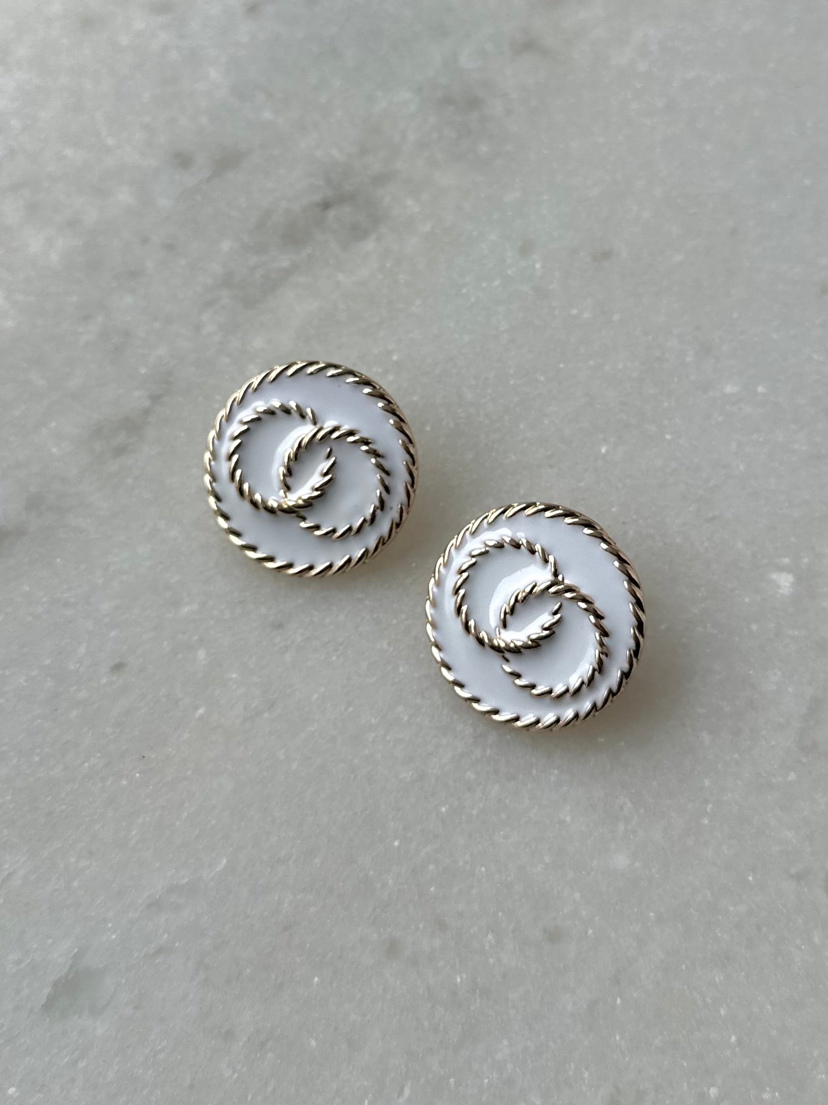 Twisted Circle Earrings- White/Gold