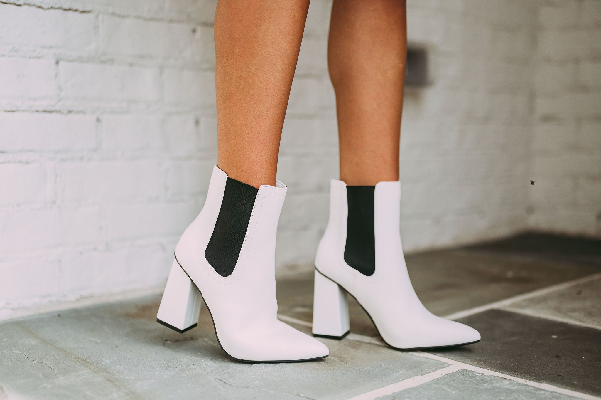Setting Booties-White SIZE 5.5